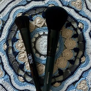 bareMinerals Black and Silver Makeup Brush Duo